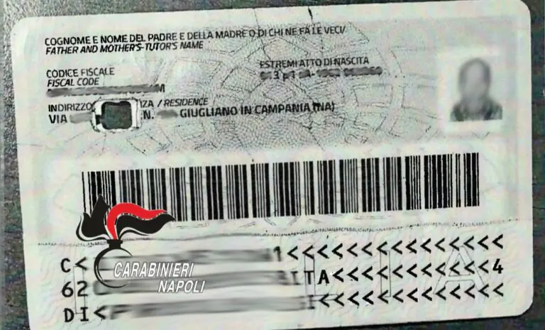 Fermato col carico, ma la carta di identità è stata manomessa