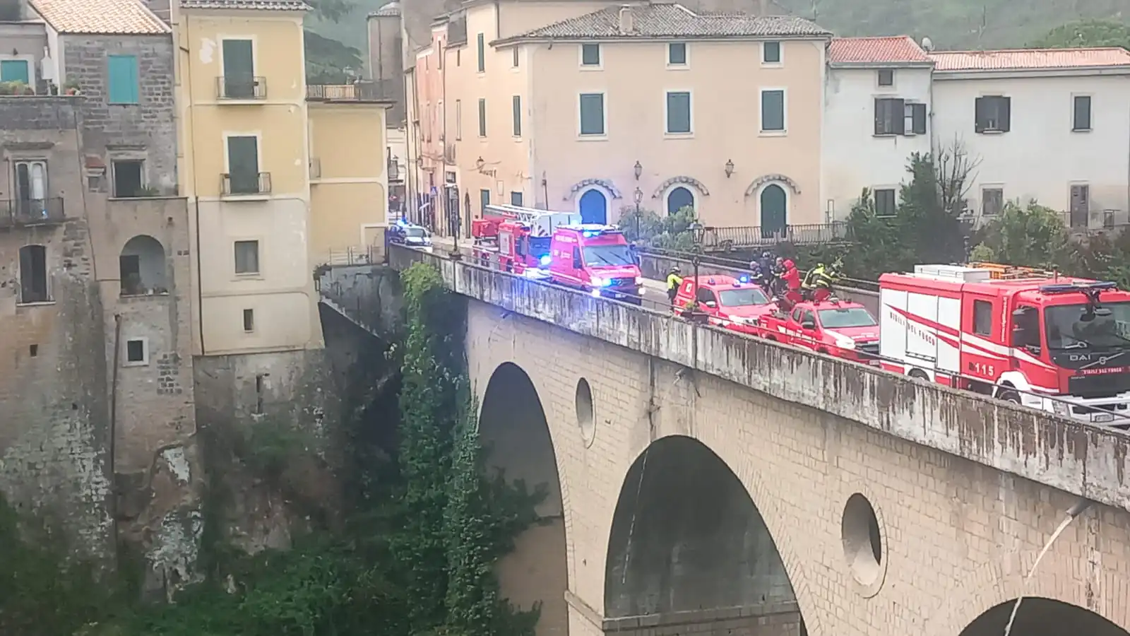 caduta di Pasqualina di capri la giovane mamma dal ponte di sant'agata de goti