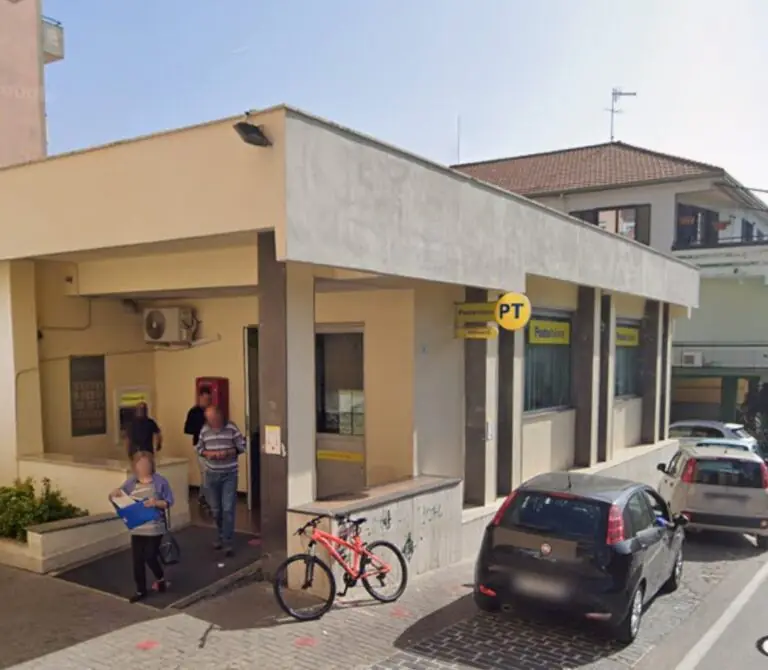 Chiuso per lavori ufficio postale della Valle