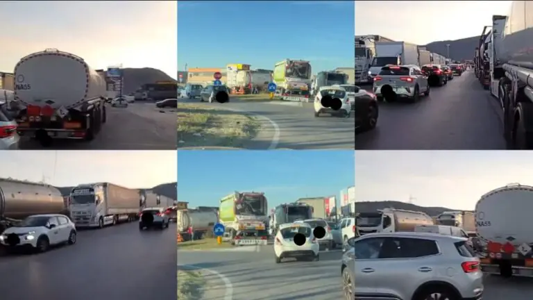 Mezzi fermi anche all’imbocco della Valle: gente bloccata nel traffico