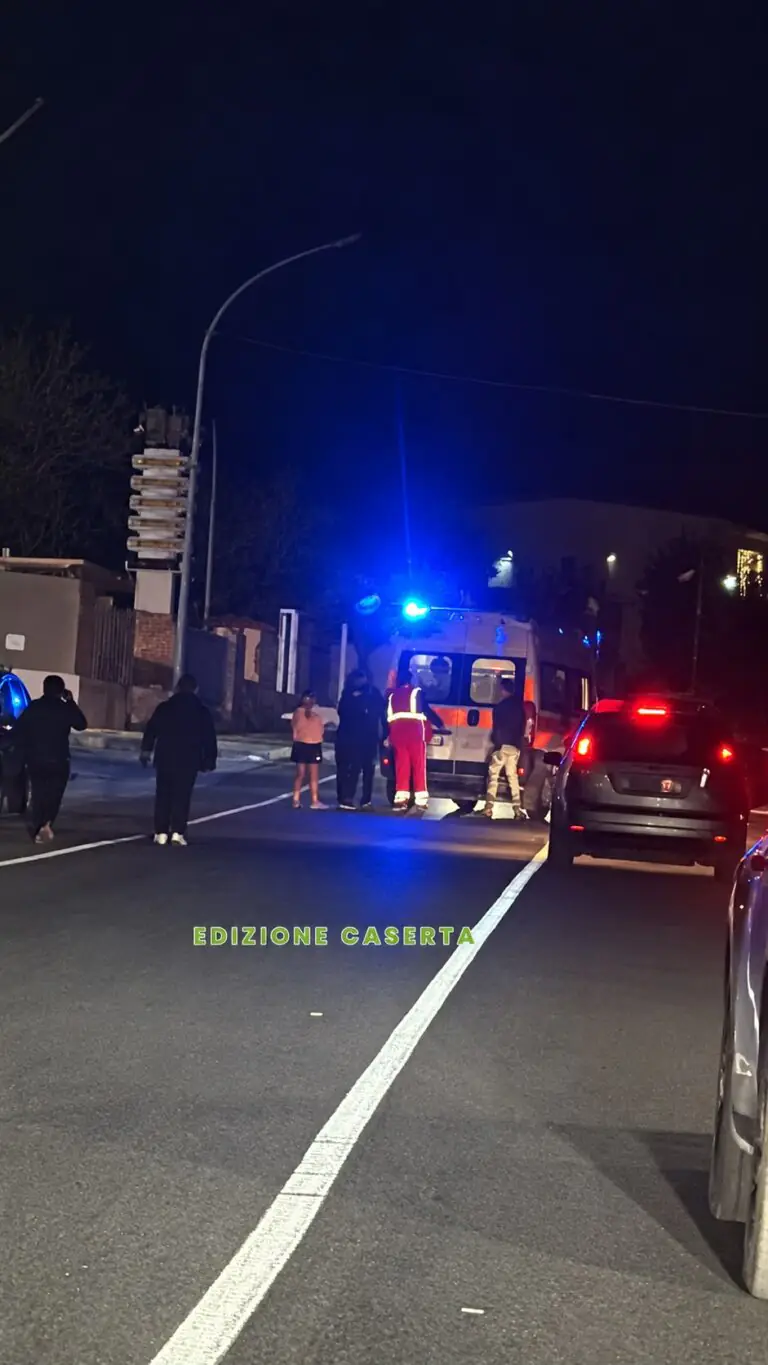 Travolto sulla Nazionale mentre è in monopattino, portato in ospedale