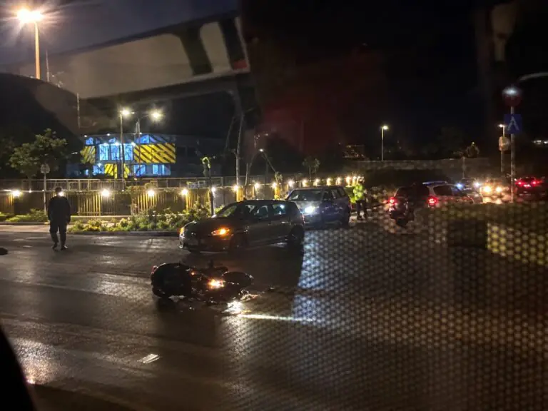 Terribile incidente nel solito punto critico: centauro a terra