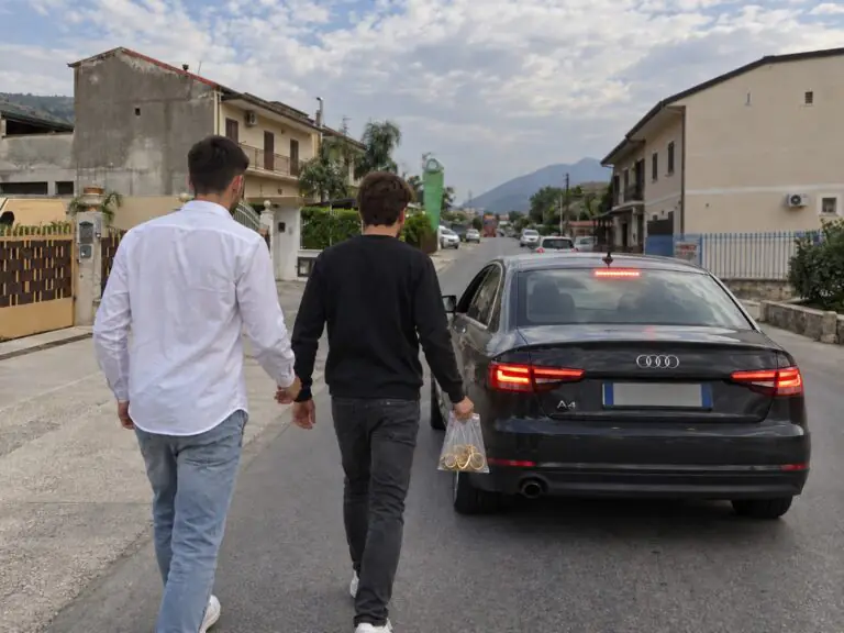 Bad boy arrestato durante raid e rilasciato: 3 giorni dopo porta via l’oro ad anziana dopo truffa