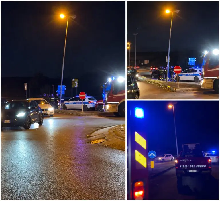 Incidente alla rotonda del Velodromo, palo pericolante: vigili del fuoco in azione
