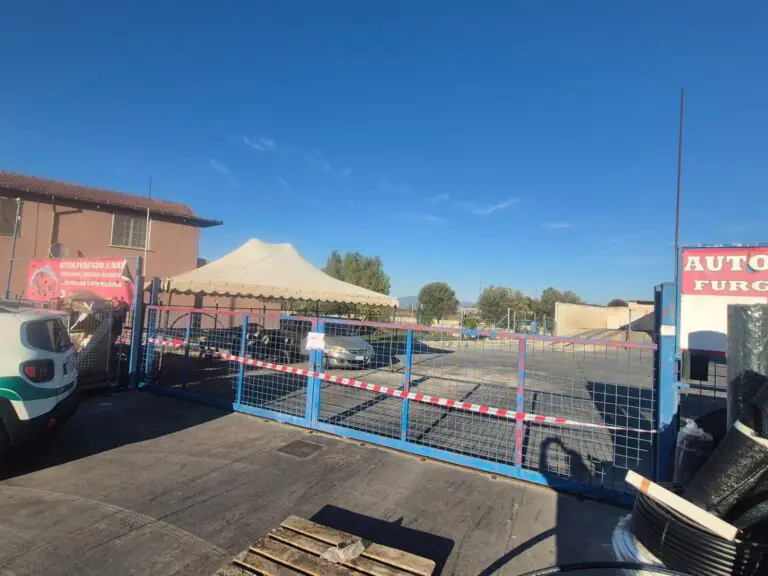 Autolavaggio sequestrato dopo blitz degli agenti
