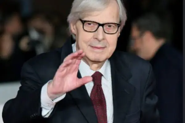 Vittorio Sgarbi ricoverato al Policlinico Gemelli di Roma